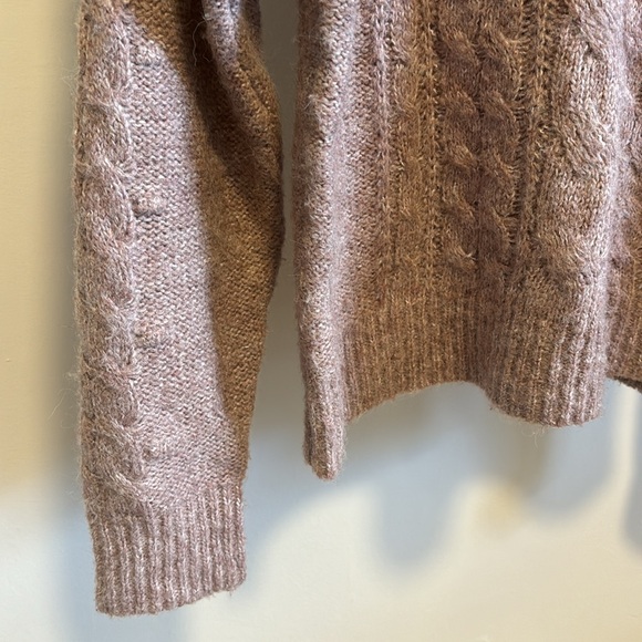 Old Navy wool blend cable knit sweater. - Picture 3 of 6